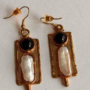 Vintage oblong faux pearl earrings/ gold tone/ pierced ears only/ black …